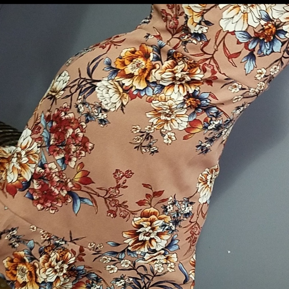 Stunning Sun Dress with Frill Hemline - Picture 5 of 8